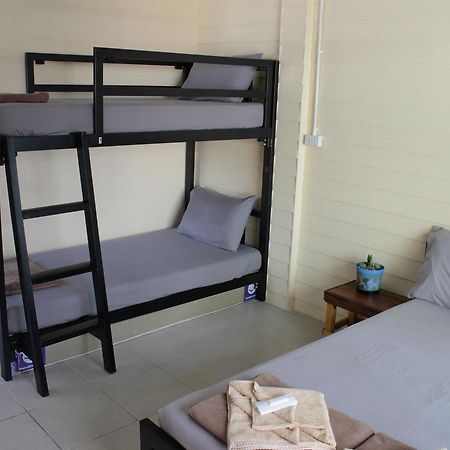 The Oasis Hostel Chinatown (Adults Only) กรุงเทพมหานคร ภายนอก รูปภาพ