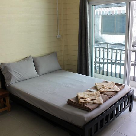 The Oasis Hostel Chinatown (Adults Only) กรุงเทพมหานคร ภายนอก รูปภาพ