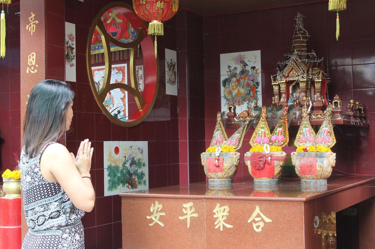 The Oasis Hostel Chinatown (Adults Only) กรุงเทพมหานคร ภายนอก รูปภาพ