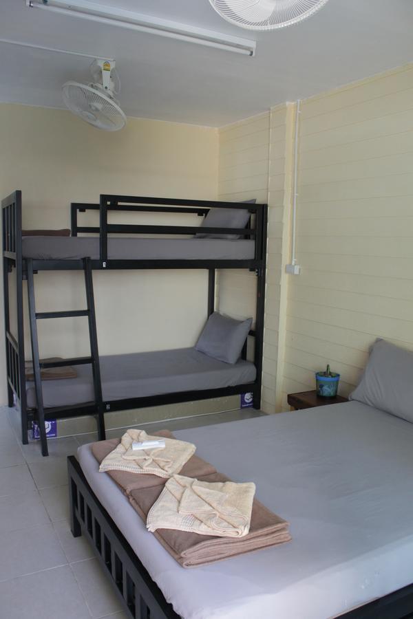 The Oasis Hostel Chinatown (Adults Only) กรุงเทพมหานคร ภายนอก รูปภาพ